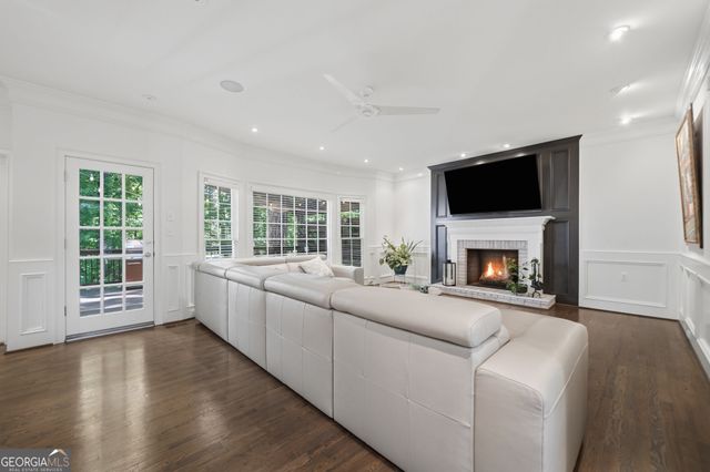 690 Wood Work Way, Roswell, GA 30076