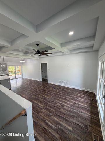 8105 Michael Ray Dr, Louisville, KY 40219