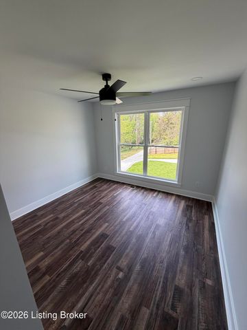 8105 Michael Ray Dr, Louisville, KY 40219