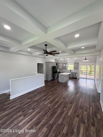 8105 Michael Ray Dr, Louisville, KY 40219