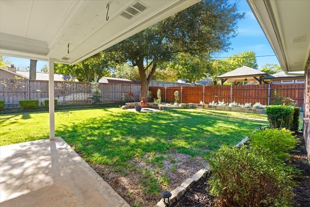 201 Montreal Drive, Hurst, TX 76054