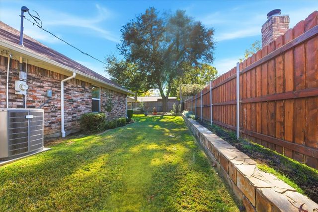 201 Montreal Drive, Hurst, TX 76054