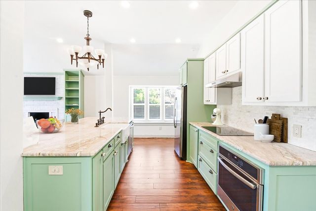 201 Montreal Drive, Hurst, TX 76054