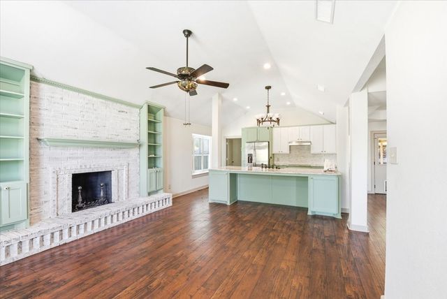 201 Montreal Drive, Hurst, TX 76054