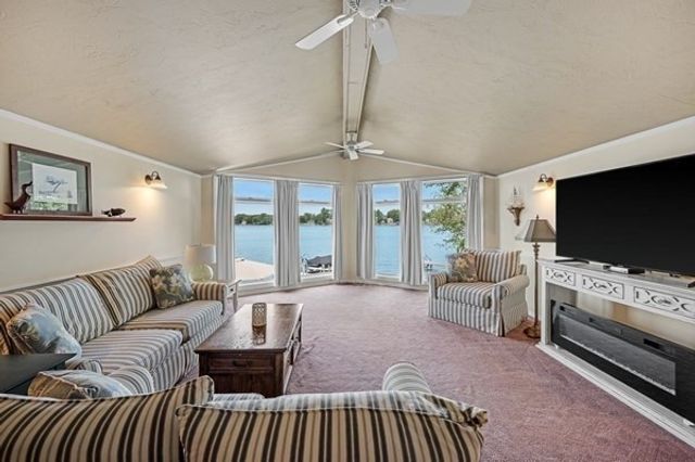 45 Point Pleasant Rd, Webster, MA 01570
