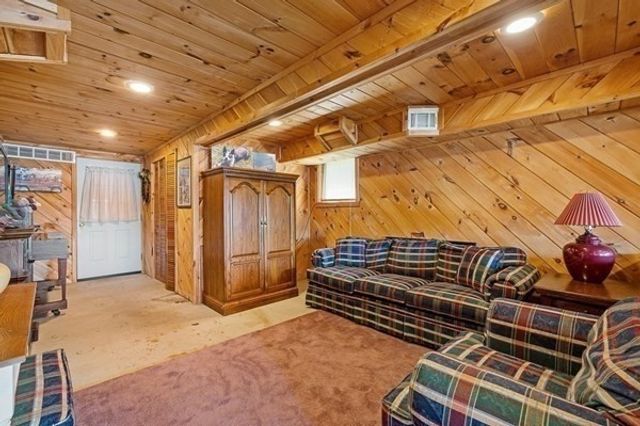 45 Point Pleasant Rd, Webster, MA 01570