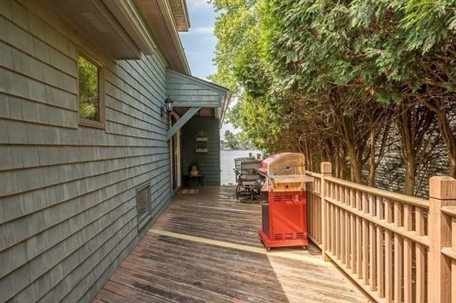45 Point Pleasant Rd, Webster, MA 01570