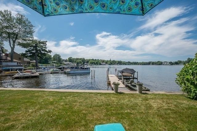 45 Point Pleasant Rd, Webster, MA 01570