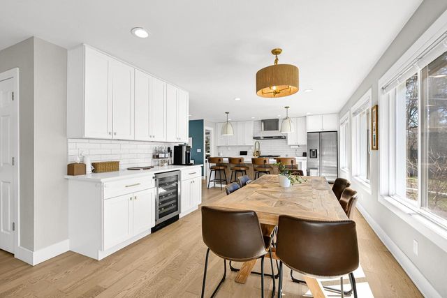 1101 W County Line ROAD, Bayside, WI 53217