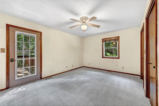 5794 S Shaeffer Road, Fayetteville, AR 72701
