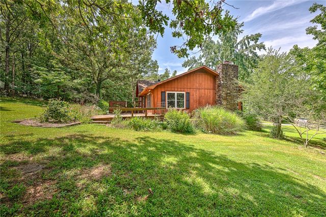 5794 S Shaeffer Road, Fayetteville, AR 72701