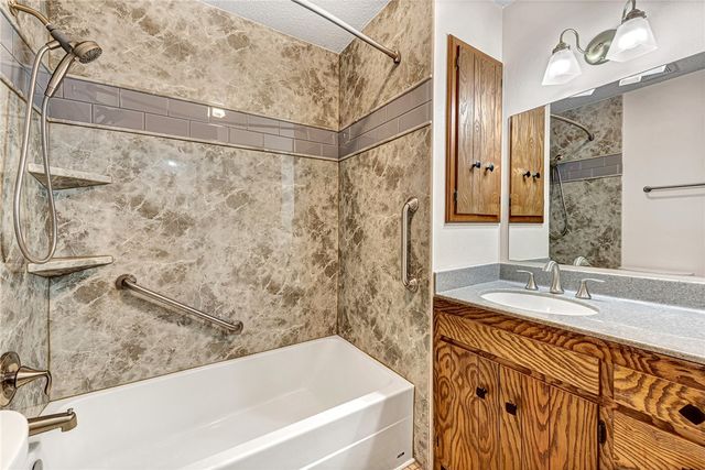 5794 S Shaeffer Road, Fayetteville, AR 72701