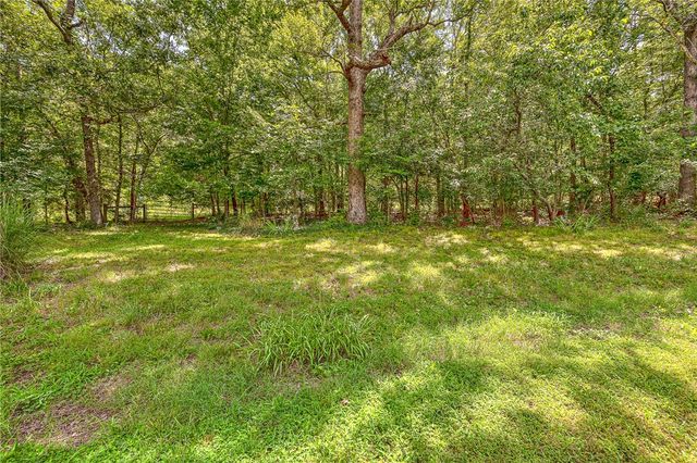 5794 S Shaeffer Road, Fayetteville, AR 72701