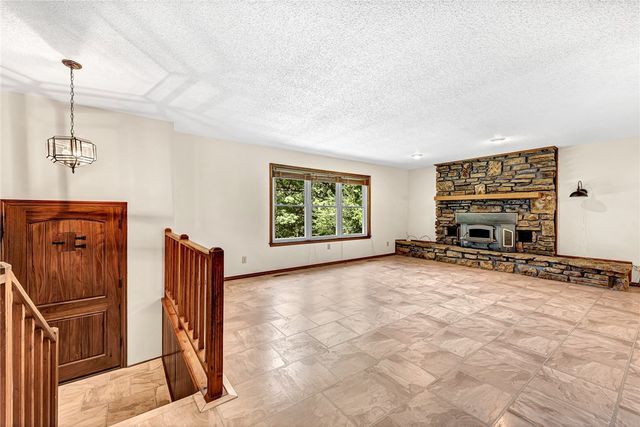 5794 S Shaeffer Road, Fayetteville, AR 72701