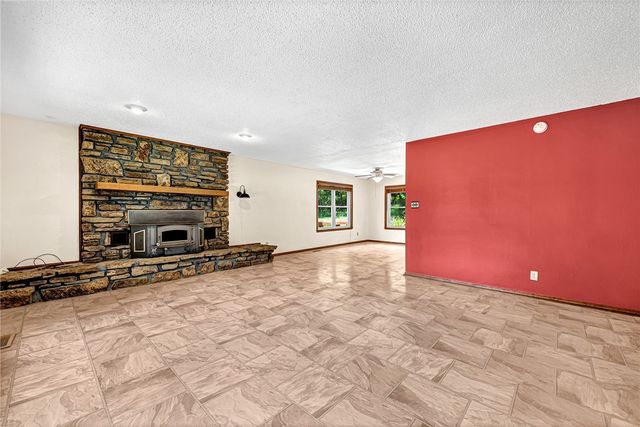 5794 S Shaeffer Road, Fayetteville, AR 72701