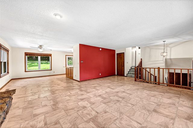 5794 S Shaeffer Road, Fayetteville, AR 72701
