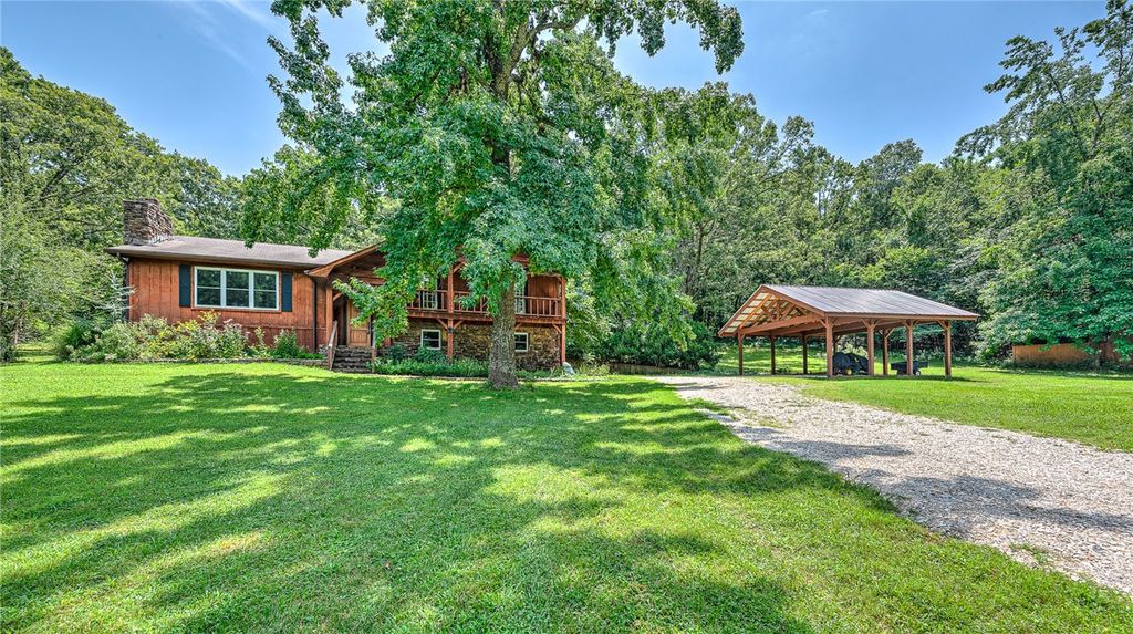 5794 S Shaeffer Road, Fayetteville, AR 72701