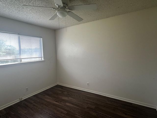 900 Sahara Ave B, Austin, TX 78745