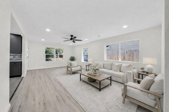 5025 De Milo Drive, Houston, TX 77092