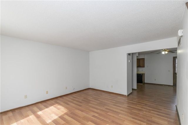 131 Kindred Avenue, Bonner Springs, KS 66012