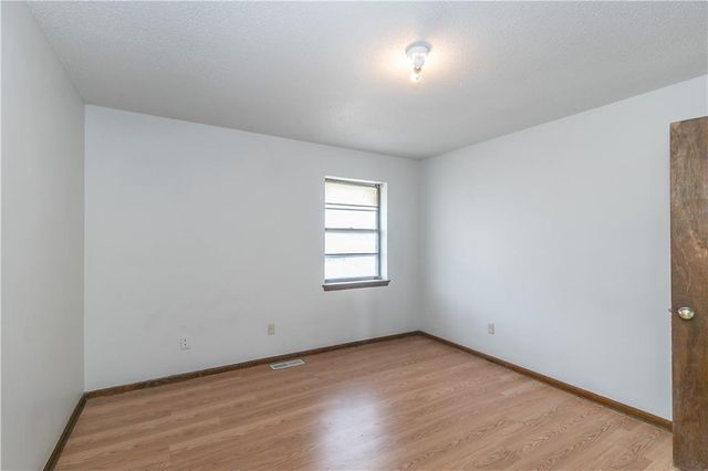 131 Kindred Avenue, Bonner Springs, KS 66012