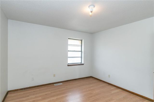 131 Kindred Avenue, Bonner Springs, KS 66012