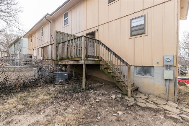 131 Kindred Avenue, Bonner Springs, KS 66012