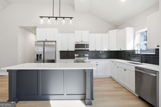 348 Bow Drive, Lavonia, GA 30553