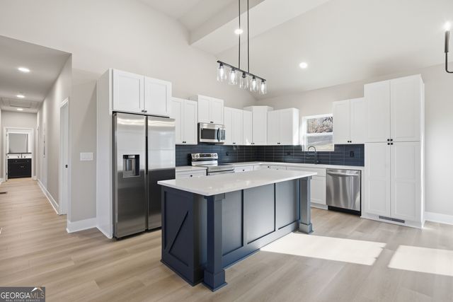 348 Bow Drive, Lavonia, GA 30553