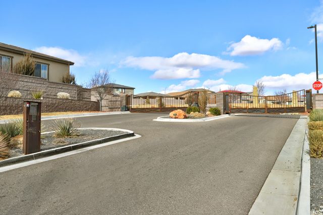 1712 DEER VALLEY Trail NW, Albuquerque, NM 87120