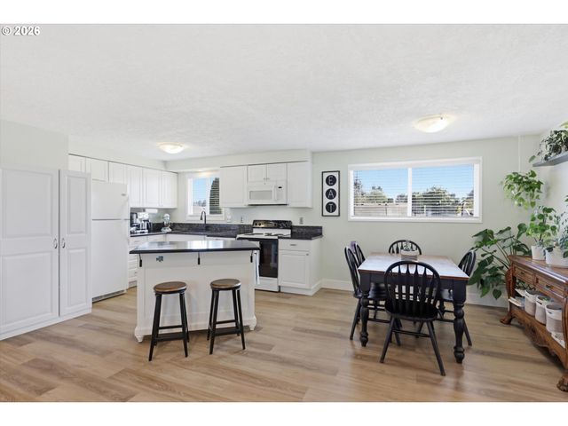 5634 MODESTO Ct, Salem, OR 97306