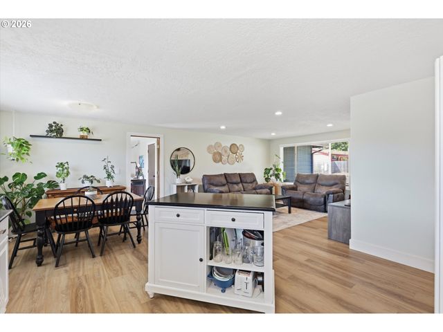 5634 MODESTO Ct, Salem, OR 97306