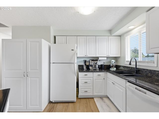 5634 MODESTO Ct, Salem, OR 97306