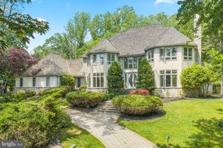 46 SLEEPY HOLLOW DR, Newtown Square, PA 19073