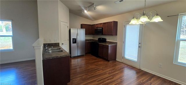 125 Delia Run, Madison, NC 27025