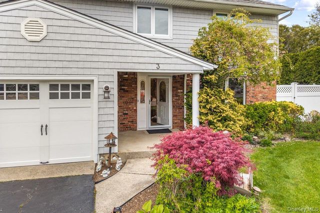3 Fams Court, Jericho, NY 11753