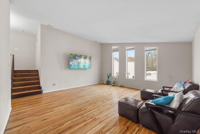 3 Fams Court, Jericho, NY 11753