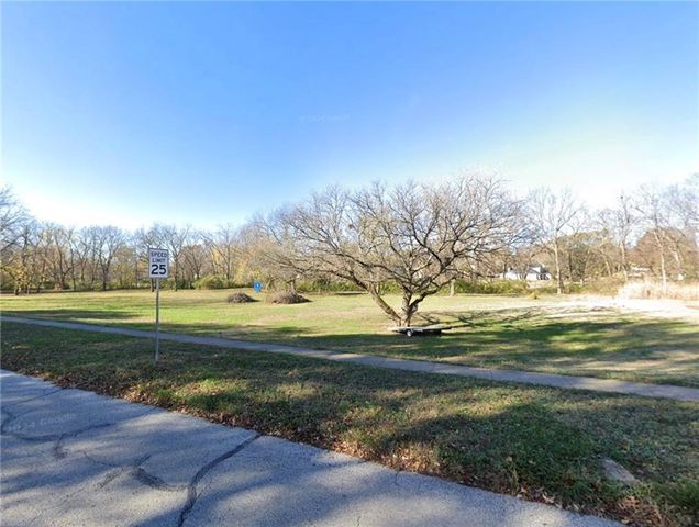 2421 Atchison Avenue, Lawrence, KS 66047