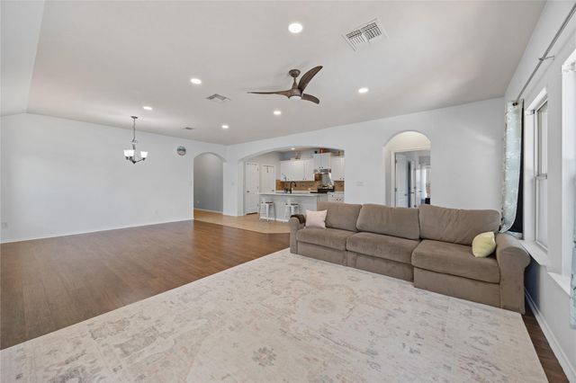 18717 Leigh LN, Pflugerville, TX 78660