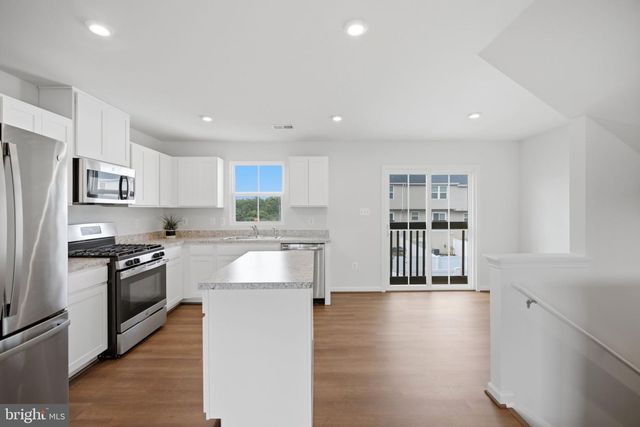 15 SNICKERS CT, Martinsburg, WV 25403