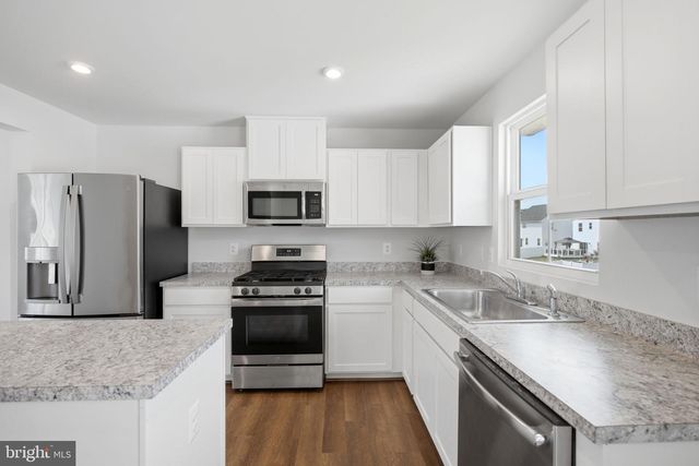15 SNICKERS CT, Martinsburg, WV 25403