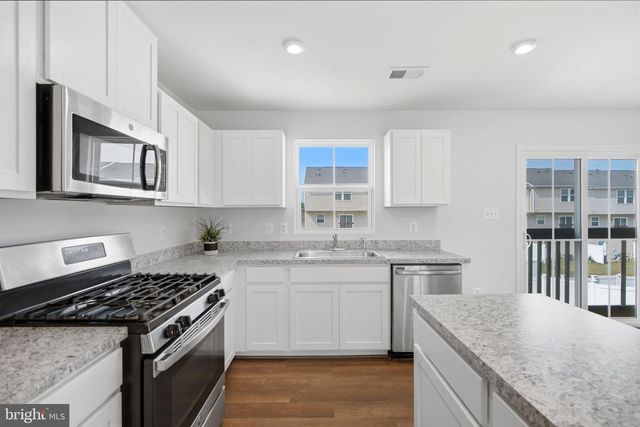 15 SNICKERS CT, Martinsburg, WV 25403
