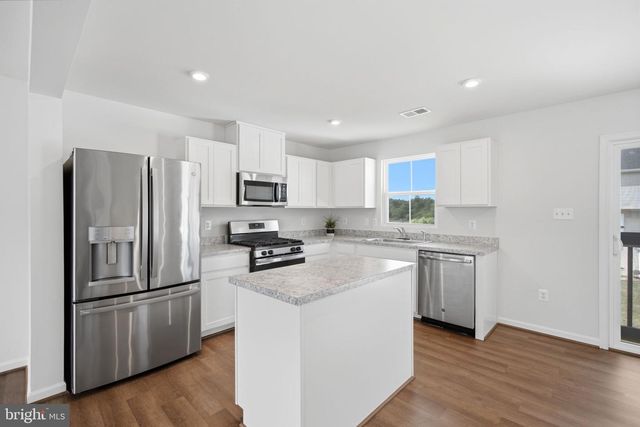 15 SNICKERS CT, Martinsburg, WV 25403