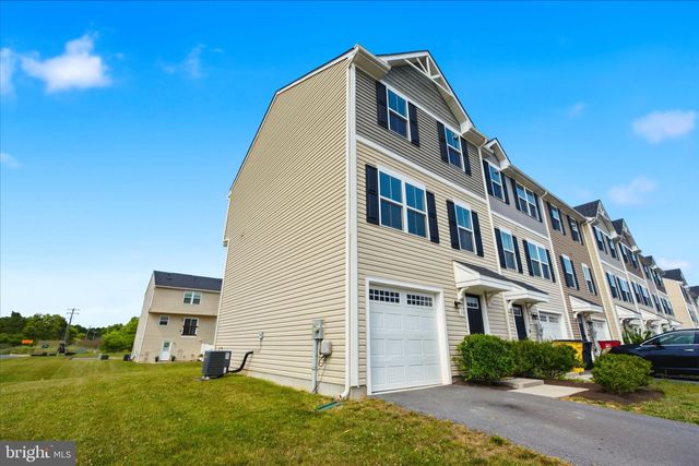 15 SNICKERS CT, Martinsburg, WV 25403