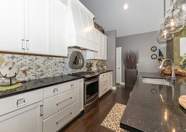 28067 238th Street, Le Claire, IA 52753