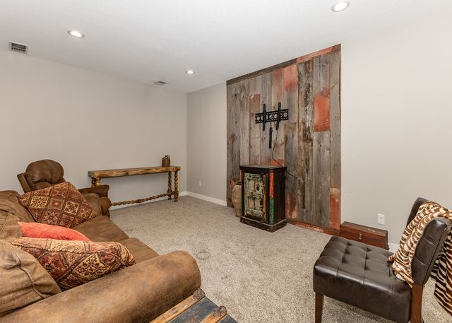 28067 238th Street, Le Claire, IA 52753