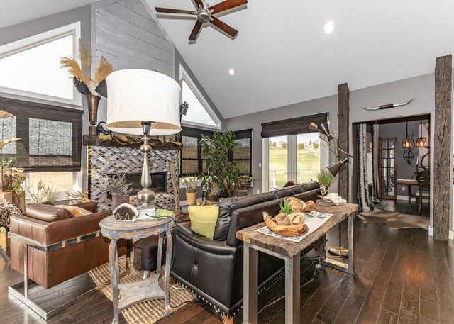 28067 238th Street, Le Claire, IA 52753