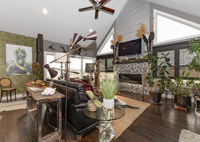 28067 238th Street, Le Claire, IA 52753