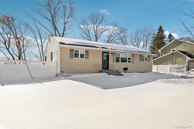 18 W Court Drive, Centereach, NY 11720