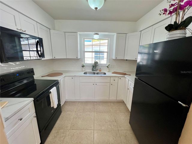 11315 3RD STREET E, Treasure Island, FL 33706